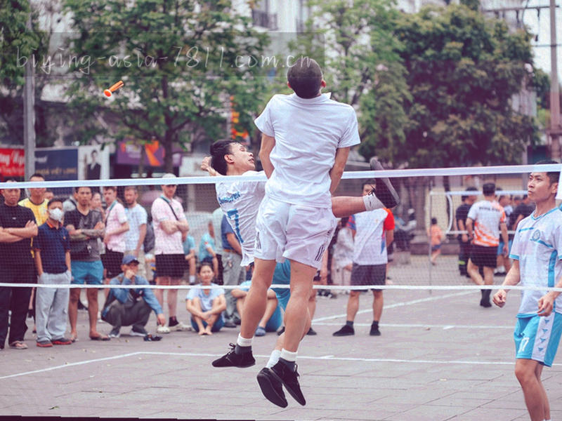 桌面端面板上联赛分组、赛程主视图与比赛细节并列排布的抽象界面示意